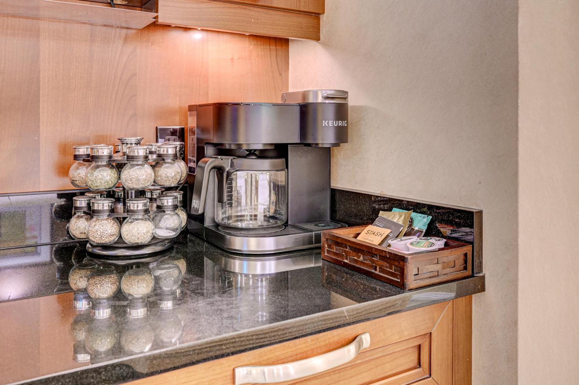 Penthouse Mgm Signature Vegas No Fees, 1 Vehicle Free Valet Apartahotel