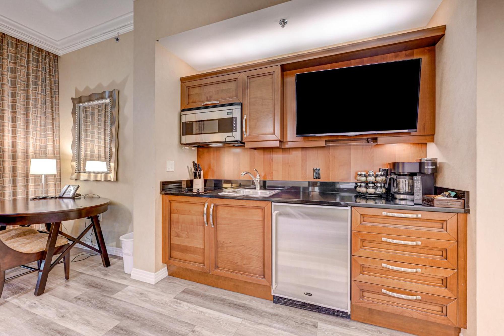 Penthouse Mgm Signature Vegas No Fees, 1 Vehicle Free Valet Apartahotel *
