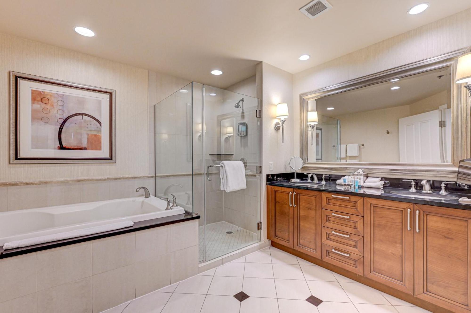 Penthouse Mgm Signature Vegas No Fees, 1 Vehicle Free Valet Apartahotel *