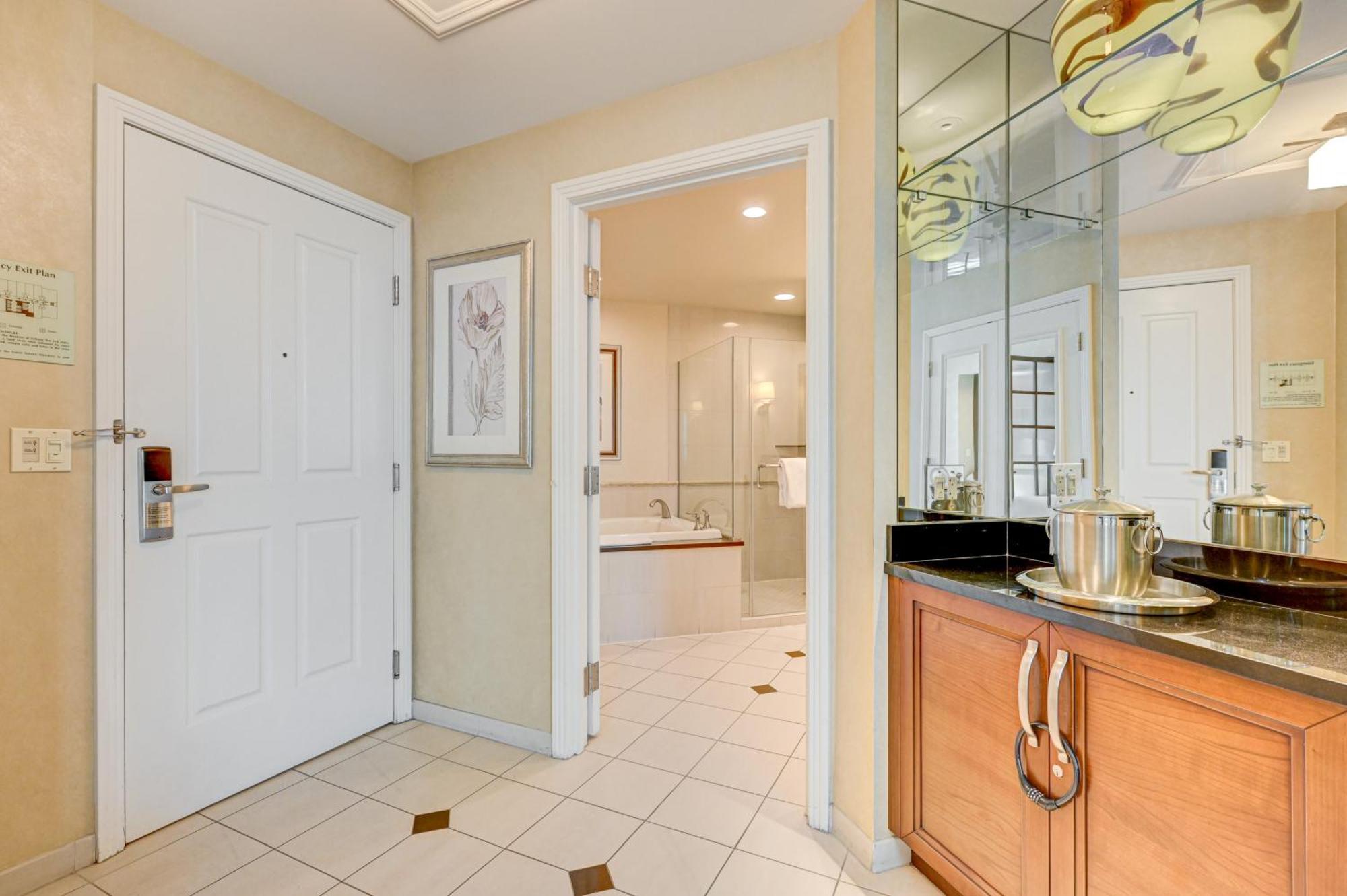 Penthouse Mgm Signature Vegas No Fees, 1 Vehicle Free Valet Apartahotel Las Vegas